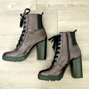 Steve Madden Latch Lace Up Boots in Burgandy Patent Leather - Size 9.5